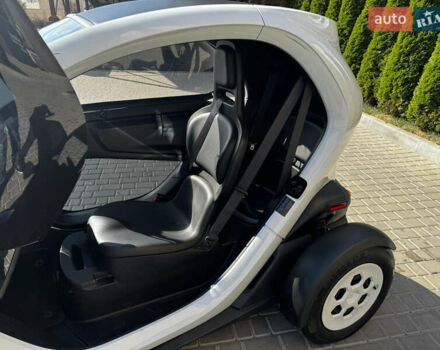 Рено Твизи, объемом двигателя 0 л и пробегом 1 тыс. км за 6100 $, фото 10 на Automoto.ua