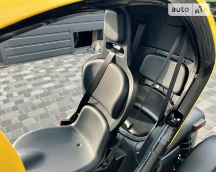 Жовтий Рено Твізі, об'ємом двигуна 0 л та пробігом 6 тис. км за 6200 $, фото 17 на Automoto.ua