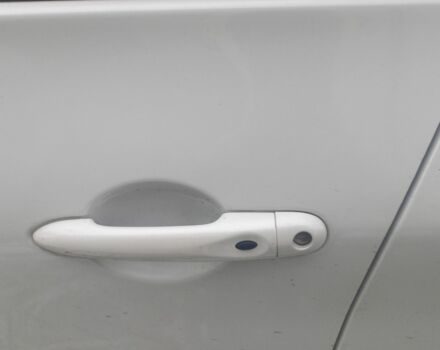 Белый Рено Зое, объемом двигателя 0 л и пробегом 150 тыс. км за 5550 $, фото 8 на Automoto.ua