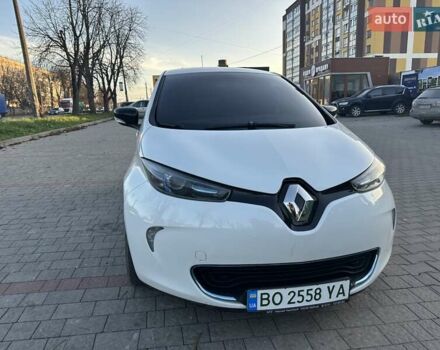 Белый Рено Зое, объемом двигателя 0 л и пробегом 120 тыс. км за 5999 $, фото 9 на Automoto.ua