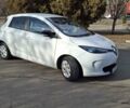 Белый Рено Зое, объемом двигателя 0 л и пробегом 100 тыс. км за 7500 $, фото 18 на Automoto.ua