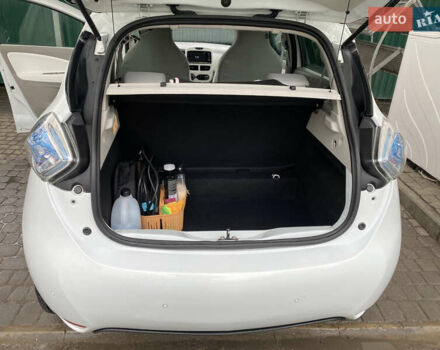 Белый Рено Зое, объемом двигателя 0 л и пробегом 211 тыс. км за 5800 $, фото 16 на Automoto.ua