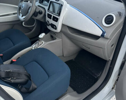 Білий Рено Зое, об'ємом двигуна 0 л та пробігом 73 тис. км за 5800 $, фото 30 на Automoto.ua