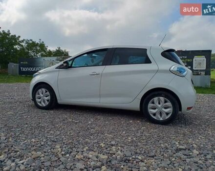 Белый Рено Зое, объемом двигателя 0 л и пробегом 53 тыс. км за 6000 $, фото 8 на Automoto.ua