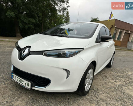 Белый Рено Зое, объемом двигателя 0 л и пробегом 104 тыс. км за 6570 $, фото 3 на Automoto.ua