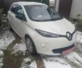 Белый Рено Зое, объемом двигателя 0 л и пробегом 150 тыс. км за 5550 $, фото 2 на Automoto.ua