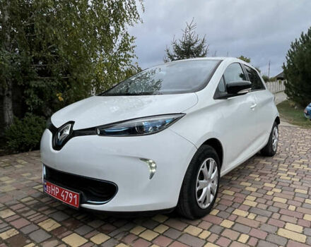 Білий Рено Зое, об'ємом двигуна 0 л та пробігом 146 тис. км за 6300 $, фото 4 на Automoto.ua