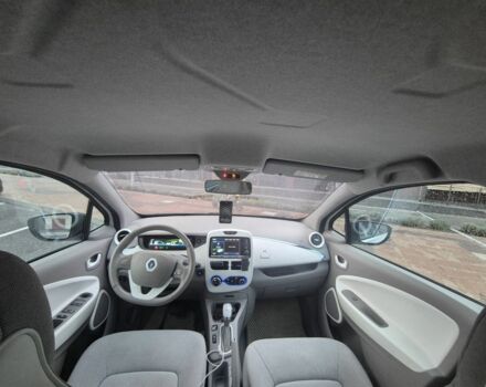 Белый Рено Зое, объемом двигателя 0 л и пробегом 135 тыс. км за 6499 $, фото 7 на Automoto.ua