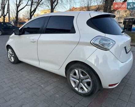 Белый Рено Зое, объемом двигателя 0 л и пробегом 120 тыс. км за 5999 $, фото 23 на Automoto.ua