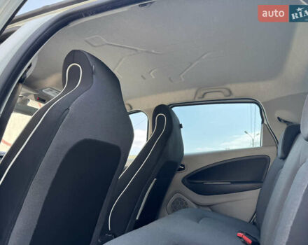 Белый Рено Зое, объемом двигателя 0 л и пробегом 155 тыс. км за 6300 $, фото 26 на Automoto.ua