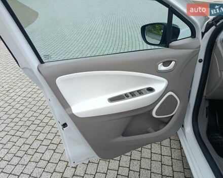 Білий Рено Зое, об'ємом двигуна 0 л та пробігом 53 тис. км за 6150 $, фото 14 на Automoto.ua