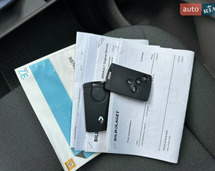 Белый Рено Зое, объемом двигателя 0 л и пробегом 88 тыс. км за 5700 $, фото 21 на Automoto.ua
