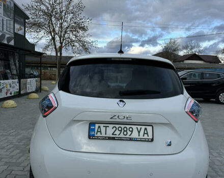 Белый Рено Зое, объемом двигателя 0 л и пробегом 106 тыс. км за 6550 $, фото 5 на Automoto.ua