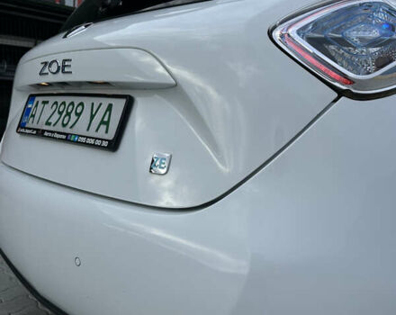 Белый Рено Зое, объемом двигателя 0 л и пробегом 106 тыс. км за 6550 $, фото 7 на Automoto.ua