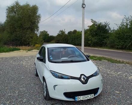 Белый Рено Зое, объемом двигателя 0 л и пробегом 53 тыс. км за 6000 $, фото 4 на Automoto.ua