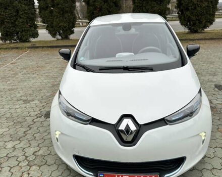 Білий Рено Зое, об'ємом двигуна 0 л та пробігом 72 тис. км за 5999 $, фото 3 на Automoto.ua