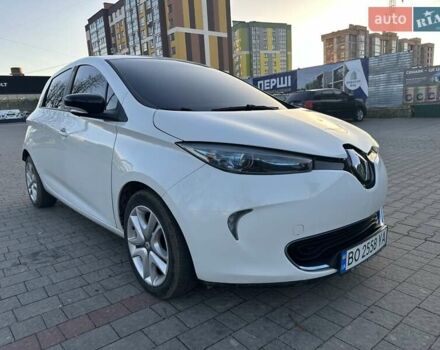 Белый Рено Зое, объемом двигателя 0 л и пробегом 120 тыс. км за 5999 $, фото 10 на Automoto.ua