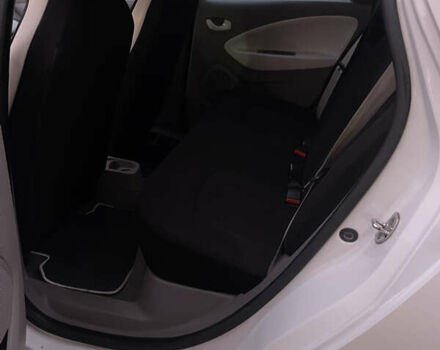 Белый Рено Зое, объемом двигателя 0 л и пробегом 155 тыс. км за 6800 $, фото 10 на Automoto.ua