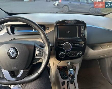 Белый Рено Зое, объемом двигателя 0 л и пробегом 120 тыс. км за 5999 $, фото 30 на Automoto.ua