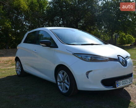 Белый Рено Зое, объемом двигателя 0 л и пробегом 118 тыс. км за 6600 $, фото 8 на Automoto.ua