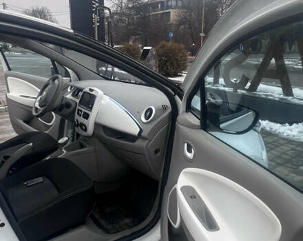 Білий Рено Зое, об'ємом двигуна 0 л та пробігом 150 тис. км за 5400 $, фото 8 на Automoto.ua