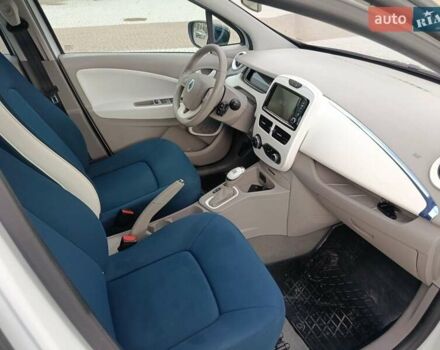 Білий Рено Зое, об'ємом двигуна 0 л та пробігом 53 тис. км за 6150 $, фото 6 на Automoto.ua