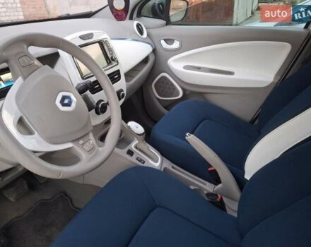 Белый Рено Зое, объемом двигателя 0 л и пробегом 144 тыс. км за 5999 $, фото 6 на Automoto.ua