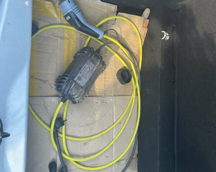 Белый Рено Зое, объемом двигателя 0 л и пробегом 146 тыс. км за 5800 $, фото 19 на Automoto.ua