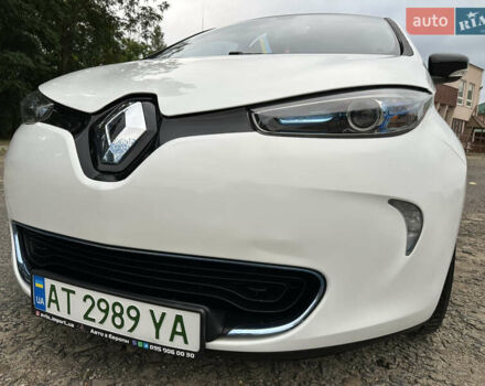 Белый Рено Зое, объемом двигателя 0 л и пробегом 104 тыс. км за 6570 $, фото 39 на Automoto.ua