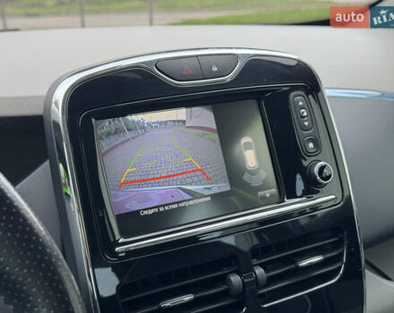 Белый Рено Зое, объемом двигателя 0 л и пробегом 158 тыс. км за 5999 $, фото 25 на Automoto.ua