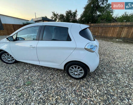 Белый Рено Зое, объемом двигателя 0 л и пробегом 70 тыс. км за 7500 $, фото 3 на Automoto.ua