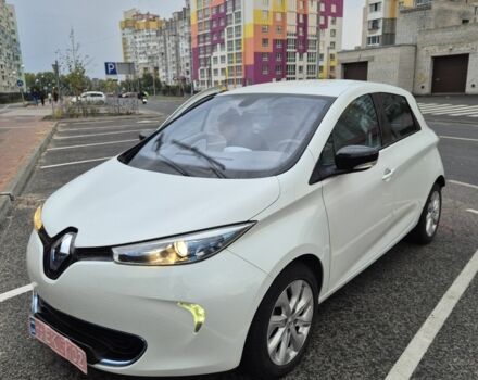 Белый Рено Зое, объемом двигателя 0 л и пробегом 135 тыс. км за 6499 $, фото 2 на Automoto.ua