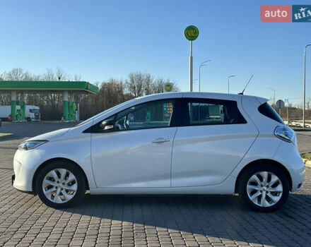 Белый Рено Зое, объемом двигателя 0 л и пробегом 88 тыс. км за 5700 $, фото 9 на Automoto.ua