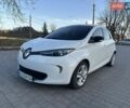 Белый Рено Зое, объемом двигателя 0 л и пробегом 120 тыс. км за 5999 $, фото 1 на Automoto.ua