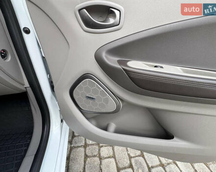 Білий Рено Зое, об'ємом двигуна 0 л та пробігом 129 тис. км за 6699 $, фото 56 на Automoto.ua