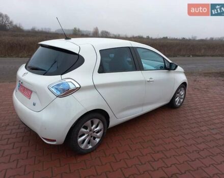 Белый Рено Зое, объемом двигателя 0 л и пробегом 150 тыс. км за 5550 $, фото 1 на Automoto.ua