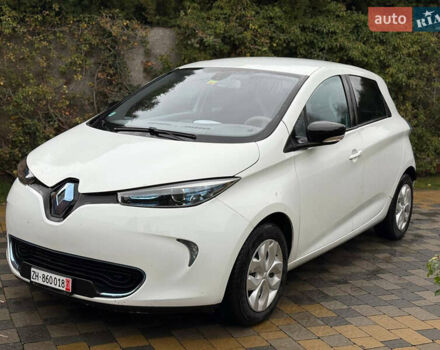 Белый Рено Зое, объемом двигателя 0 л и пробегом 72 тыс. км за 4700 $, фото 2 на Automoto.ua