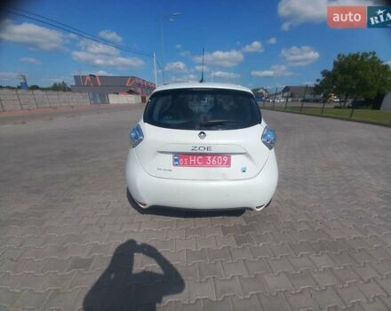Белый Рено Зое, объемом двигателя 0 л и пробегом 150 тыс. км за 5750 $, фото 29 на Automoto.ua
