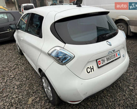 Белый Рено Зое, объемом двигателя 0 л и пробегом 72 тыс. км за 5400 $, фото 1 на Automoto.ua