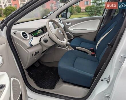 Белый Рено Зое, объемом двигателя 0 л и пробегом 154 тыс. км за 5700 $, фото 17 на Automoto.ua