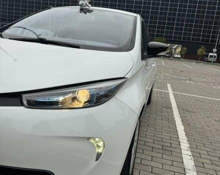 Белый Рено Зое, объемом двигателя 0 л и пробегом 100 тыс. км за 6500 $, фото 9 на Automoto.ua