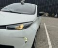 Белый Рено Зое, объемом двигателя 0 л и пробегом 100 тыс. км за 6500 $, фото 9 на Automoto.ua