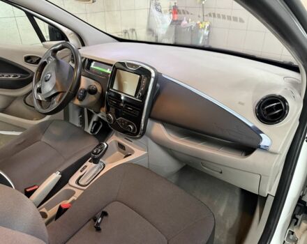 Білий Рено Зое, об'ємом двигуна 0 л та пробігом 135 тис. км за 5350 $, фото 13 на Automoto.ua
