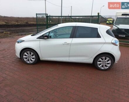 Белый Рено Зое, объемом двигателя 0 л и пробегом 150 тыс. км за 5550 $, фото 4 на Automoto.ua