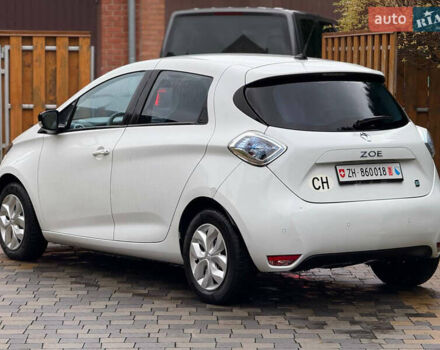 Белый Рено Зое, объемом двигателя 0 л и пробегом 72 тыс. км за 4700 $, фото 1 на Automoto.ua