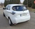 Белый Рено Зое, объемом двигателя 0 л и пробегом 100 тыс. км за 7500 $, фото 7 на Automoto.ua