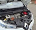 Белый Рено Зое, объемом двигателя 0 л и пробегом 100 тыс. км за 7500 $, фото 64 на Automoto.ua