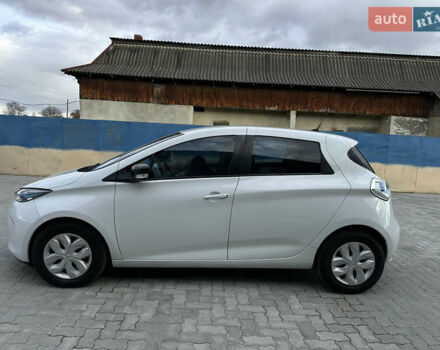 Белый Рено Зое, объемом двигателя 0 л и пробегом 106 тыс. км за 6550 $, фото 3 на Automoto.ua