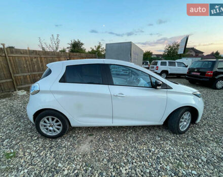 Белый Рено Зое, объемом двигателя 0 л и пробегом 70 тыс. км за 7500 $, фото 1 на Automoto.ua
