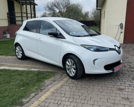 Белый Рено Зое, объемом двигателя 0 л и пробегом 106 тыс. км за 5499 $, фото 2 на Automoto.ua